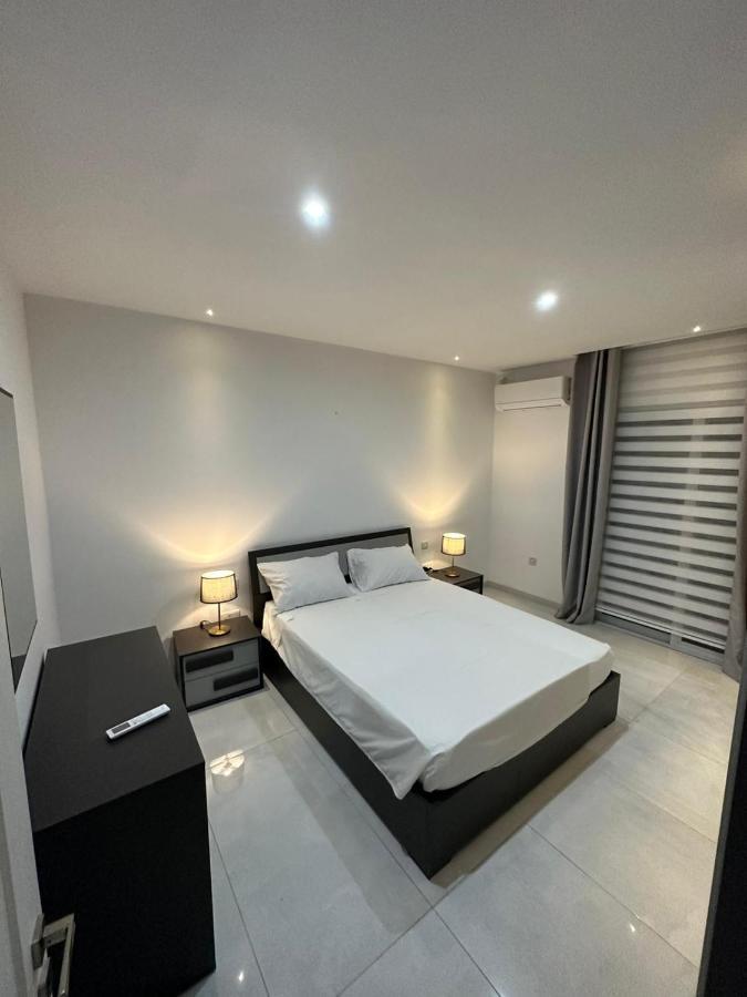 Apartment One100 *